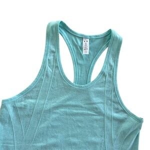 Under Armour HeatGear Women XS Aqua Mesh Seamless Fitted Athletic Racerback Tank